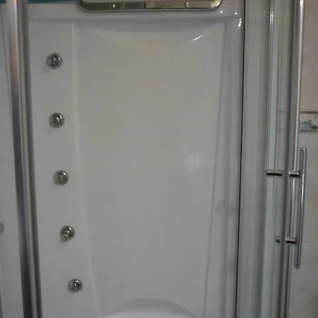 Chambres D'hotes Le Jardin D'alice Bed & Breakfast *